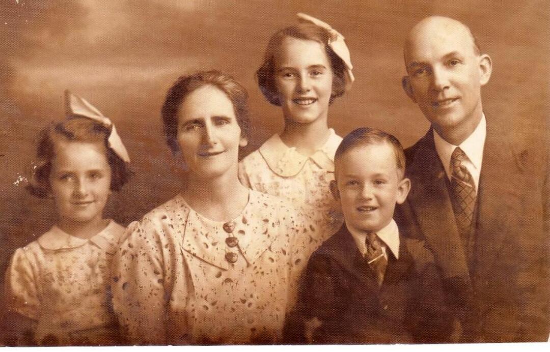 1947 Rev. Crofts &amp; Family